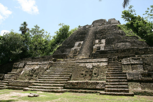 mayan templete belize