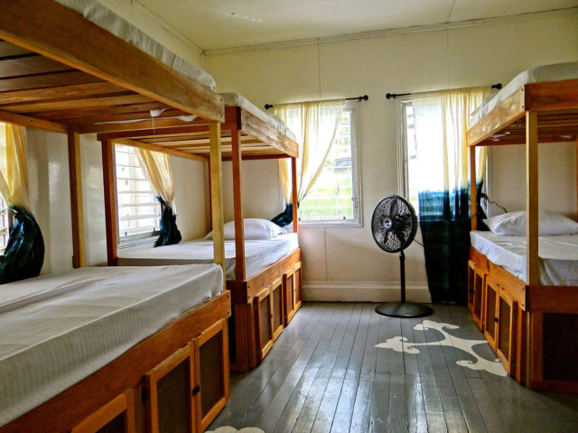 6 bedroom hostel belize